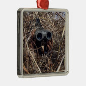 Ornement Métallique Un observateur de scouts pratique la technique d'o (Droite)