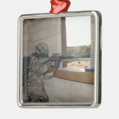 Ornement Métallique Un soldat agit comme force d'opposition (Gauche)