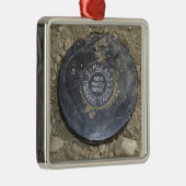 Ornement Métallique Une mine terrestre simulée (Droite)