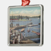 Ornement Métallique Vue de l'atterrissage de bateau, baignant la (Gauche)