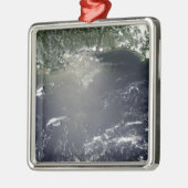 Ornement Métallique Vue satellite des fuites d'huile (Gauche)