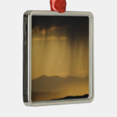 Ornement Métallique Vue sur les collines successives le long du sommet (Droite)