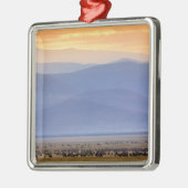 Ornement Métallique Wildebeest pendant la migration, Connochetes (Gauche)