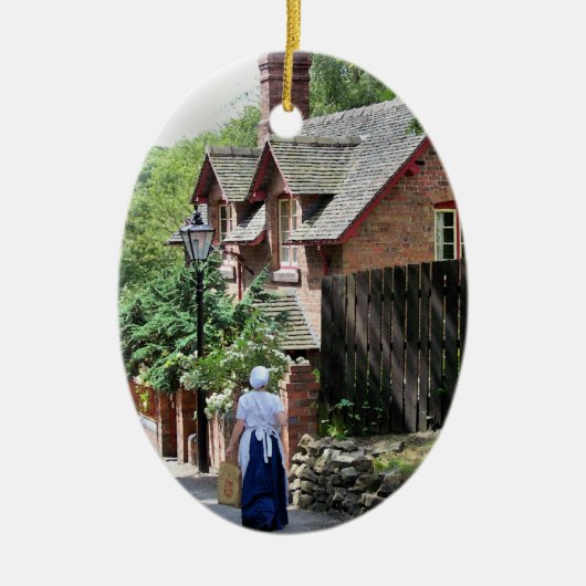 ORNEMENT OVALE EN CÉRAMIQUE ANGLETERRE VICTORIENNE (Devant)