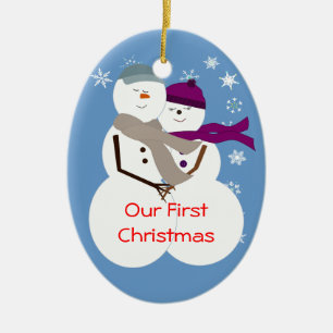 Ornement Ovale En Céramique Couples de neige notre premier Noël