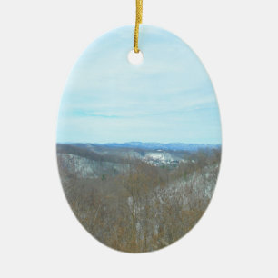 Ornement Ovale En Céramique Snowy Mountain West Virginia Vue
