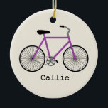 Ornement personnalisé par bicyclette pourpre<br><div class="desc">Un ornement comportant une illustration d'une bicyclette pourpre.  Personnalisez avec votre nom sous le vélo.</div>