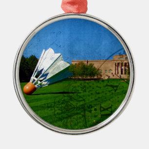 Ornement Rond Argenté Choc sur la pelouse