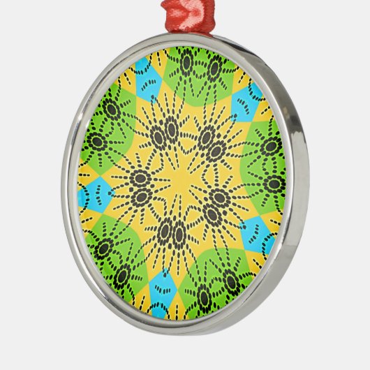 Ornement Rond Argenté Élégant Araignée d'inspiration africaine Motif tra (Gauche)