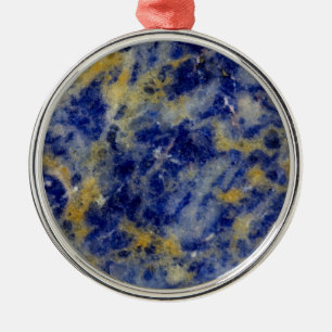 Ornement Rond Argenté Gros plan sur une sodalite bleue