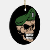 Ornement Rond En Céramique Beret vert crâne (Droite)