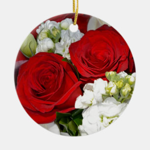Ornement Rond En Céramique Bouquet de roses de mariage rouges et blanches