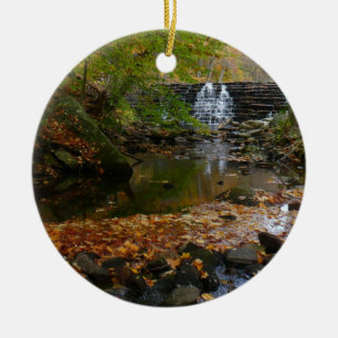 Ornement Rond En Céramique Cascade et ruisseau d'automne en Pennsylvanie Natu