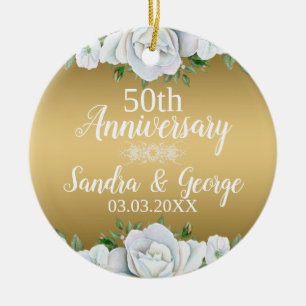 Ornement Rond En Céramique Élégant Roses Blanches sur Arrière - plan Or