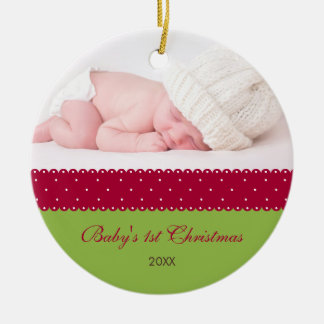 Ornement Rond En Céramique Ęr Noël du bébé - ruban (vert)