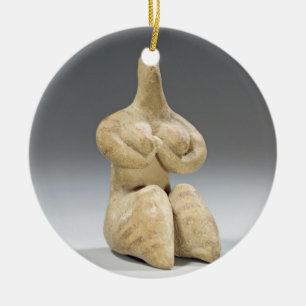 Ornement Rond En Céramique Figurine femelle dans le style de Halaf, c.4500