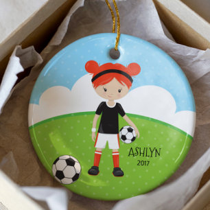 Ornement Rond En Céramique Fille aux cheveux roux mignonne Soccer Noël person