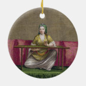 Ornement Rond En Céramique Fille turque, brodant, XVIIIème siècle (engravin (Dos)