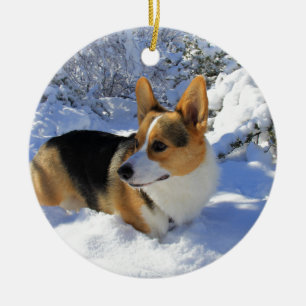 Ornement Rond En Céramique Jour de neige de corgi de Gallois