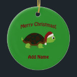 Ornement Rond En Céramique Joyeux Noël ! Père Noël Turtle<br><div class="desc">Joyeux Noël ! Tortue mignonne portant un chapeau de Père Noël</div>