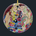 Ornement Rond En Céramique Maiden (Vierge), Gustav Klimt, Art Nouveau Vintage<br><div class="desc">The Maiden (alias La Vierge) (1913) de Gustav Klimt est une peinture vintage de l'époque victorienne de beaux-arts symbolisant le portrait de portrait. Plusieurs femmes bâillonnent, s'étirent et dorment dans un lit recouvert de couvertures motifs en mosaïque colorée. À propos de l'artiste : Gustav Klimt (1862-1918) était un peintre symboliste...</div>