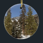 Ornement Rond En Céramique Montana Mountain Trails in Winter Landcape Photo<br><div class="desc">Nous avons fait un voyage d'hiver au Montana et avons fait beaucoup de raquettes au lieu de nos randonnées régulières. Les températures étaient terriblement froides, mais nous avons vu de belles scènes d'hiver comme des arbres enneigés devant des montagnes enneigées. Consultez notre magasin pour plus de belles photos de paysages...</div>