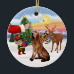 Ornement Rond En Céramique Santas Treat - Le sang<br><div class="desc">Père Noël offre à son Bloodhound un régal tandis qu'un elfe aide à charger le traîneau.</div>