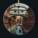 Ornement Rond En Céramique Venise vintage, le pont des soupirs<br><div class="desc">Venise vintage,  le pont des soupirs,  avec des gondoles passant dessous</div>