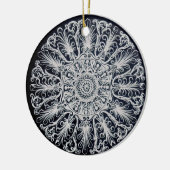 Ornement victorien en filigrane de médaillon (Gauche)