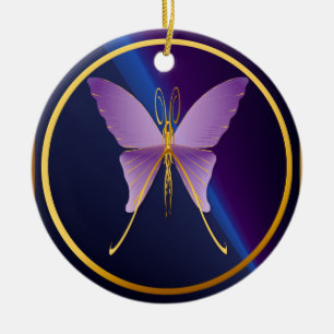 Ornements pourpres d'un grands papillon