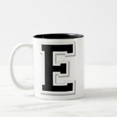 Orthographiez-le tasse de café noir de la lettre (Gauche)