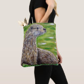 Otter op een rivieroever tote bag (Dichtbij)