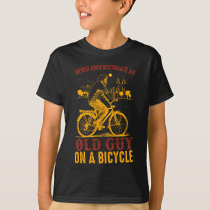 Oud Biker Design   Fiets   Nooit onderschatten T-shirt