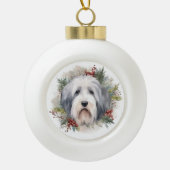 Oud Engels Sheepdog Kerstkrans feestelijke pup Keramische Bal Ornament (Voorkant)