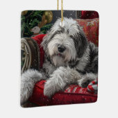 Oud-Engelse herdershond Kerstviering Keramisch Ornament (Rechts)