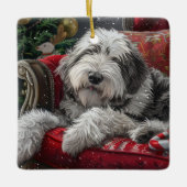 Oud-Engelse herdershond Kerstviering Keramisch Ornament (Voorkant)