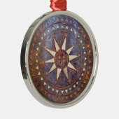 oud grieks symbool van hout etnisch zonnetodig mot metalen ornament (Rechts)