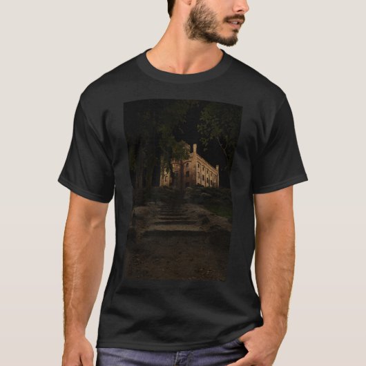 Oud kasteel in het bos t-shirt (Voorkant)