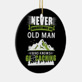 Oud Man dat kennis heeft van geocachingtastische g Keramisch Ornament (Rechts)