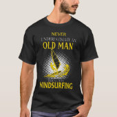 Oud Man dat van windsurfen houdt T-shirt (Voorkant)