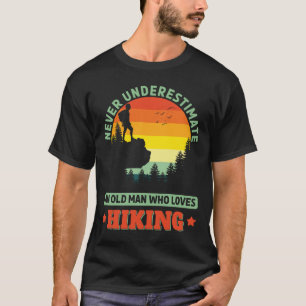 Oud Man die houdt van Wandelen Wandeltocht Wandela T-shirt
