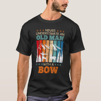 Oud Man met boog longbow boogschutter 1 T-shirt