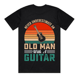 OUD MAN MET EEN GITAAR   Aangepaste gitaarkeuzes   T-shirt