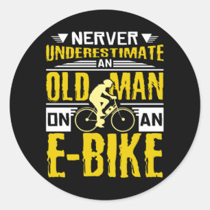 Oud Man op E-fiets Ronde Sticker