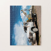Oud pak Truck Nevada op. Legpuzzel (Verticaal)