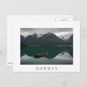 Oud rowboot en berg in het witte briefkaart van No (Voorkant / Achterkant)