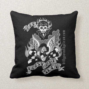 Oud, ruis en traag (b & w) kussen