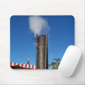 oud stoomfluitje met een witte pluim stoom muismat (Met muis)