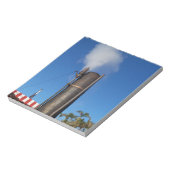 oud stoomfluitje met een witte pluim stoom notitieblok (Gedraaid)