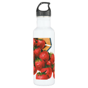 Oude aardbeien in mand, voedsel fruit bessen waterfles 